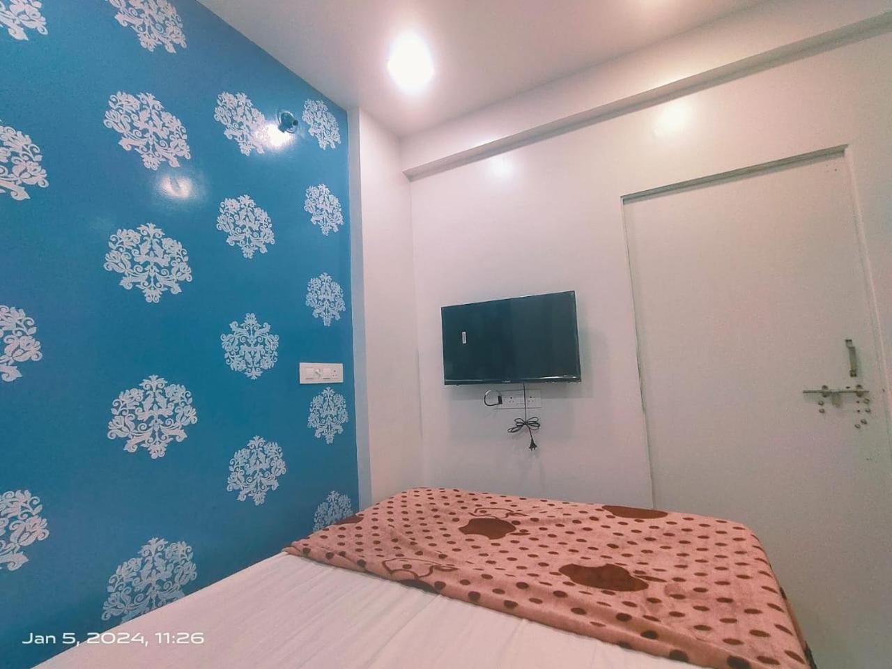 Amrit Guest House Пуна Экстерьер фото
