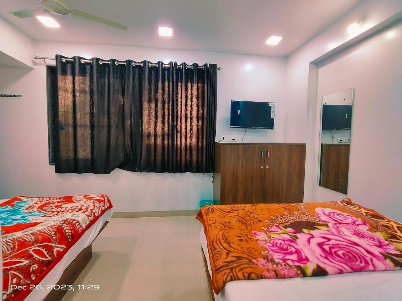 Amrit Guest House Пуна Экстерьер фото