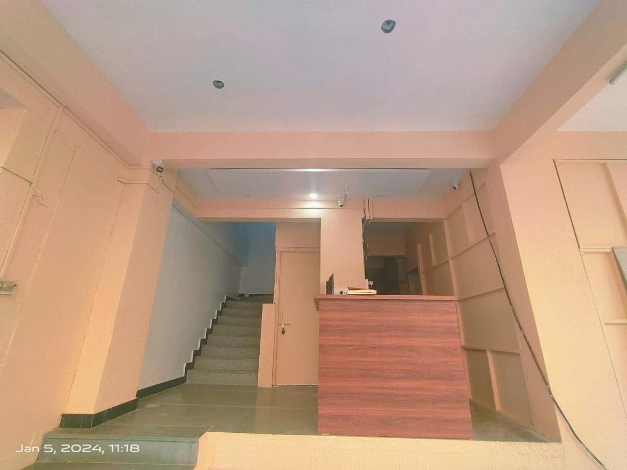 Amrit Guest House Пуна Экстерьер фото