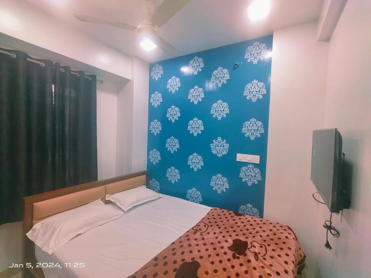 Amrit Guest House Пуна Экстерьер фото